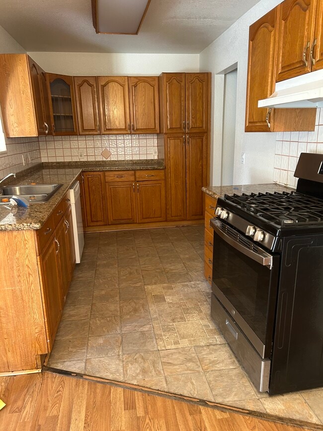 Photo - 44330 Glenraven Rd