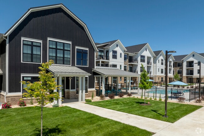 Homestead Luxury Apartments