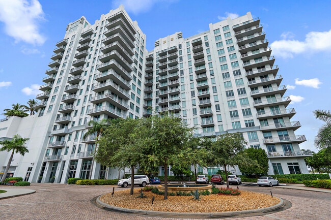 Building Photo - 300 S Australian Ave Unit 128