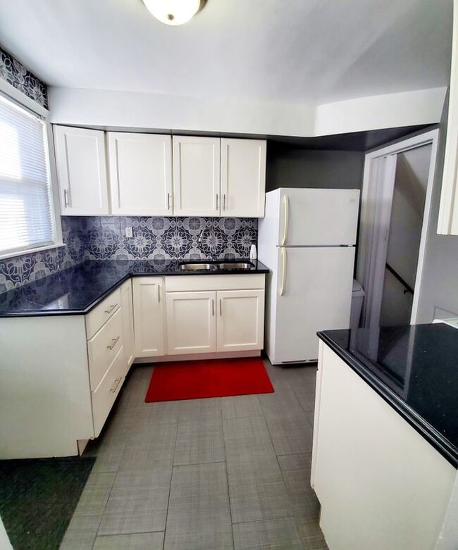 Photo - 322 Beacon Pl