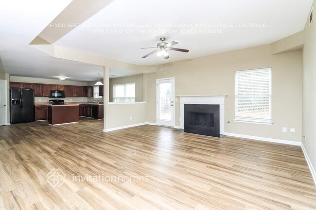 Photo - 4537 Rattling Toy Way