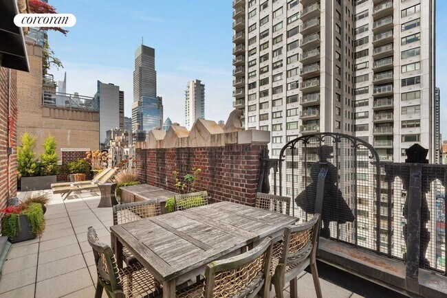 Photo - 320 E 57th St