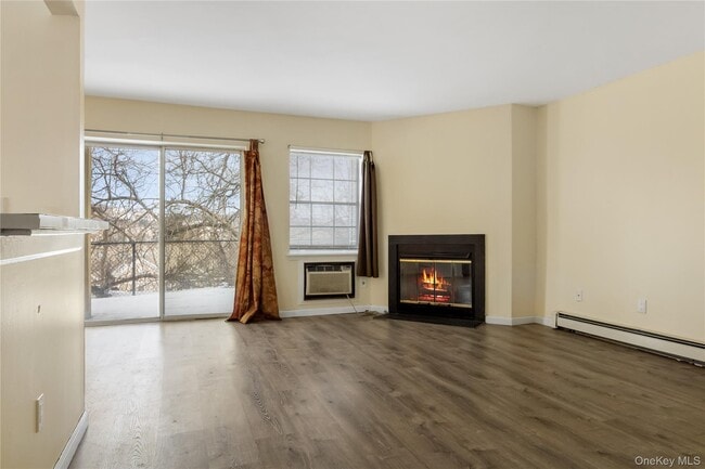 Building Photo - 7 Lexington Hills Rd Unit 8