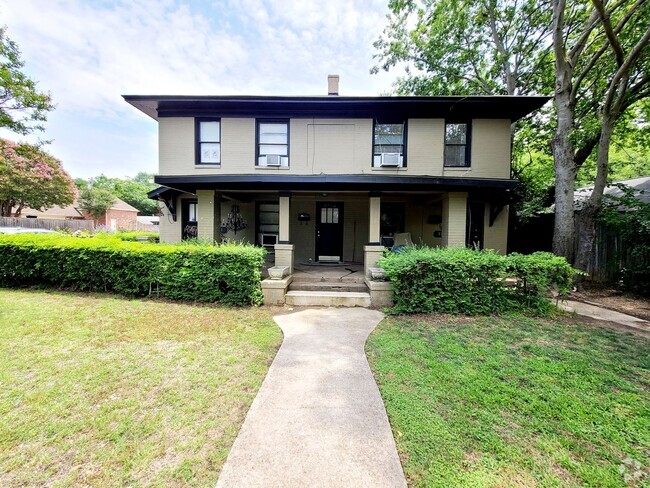 Building Photo - Remodeled 1 Bed, 1 Bath 4-Plex Craftsman A... Rental