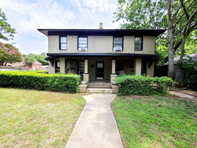 Remodeled 1 Bed, 1 Bath 4-Plex Craftsman A... - Remodeled 1 Bed, 1 Bath 4-Plex Craftsman A... House