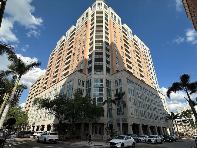 Photo - 1350 Main St Unit 1401