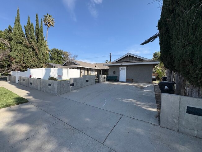 Photo - 8216 Glade Ave