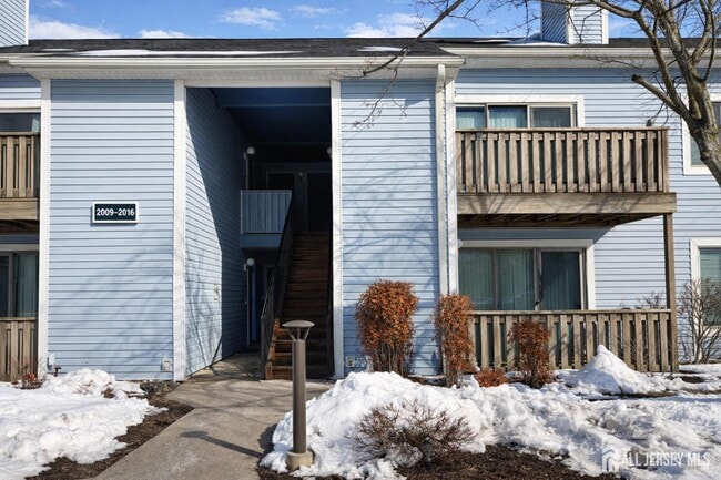 Building Photo - 2015 Aspen Dr