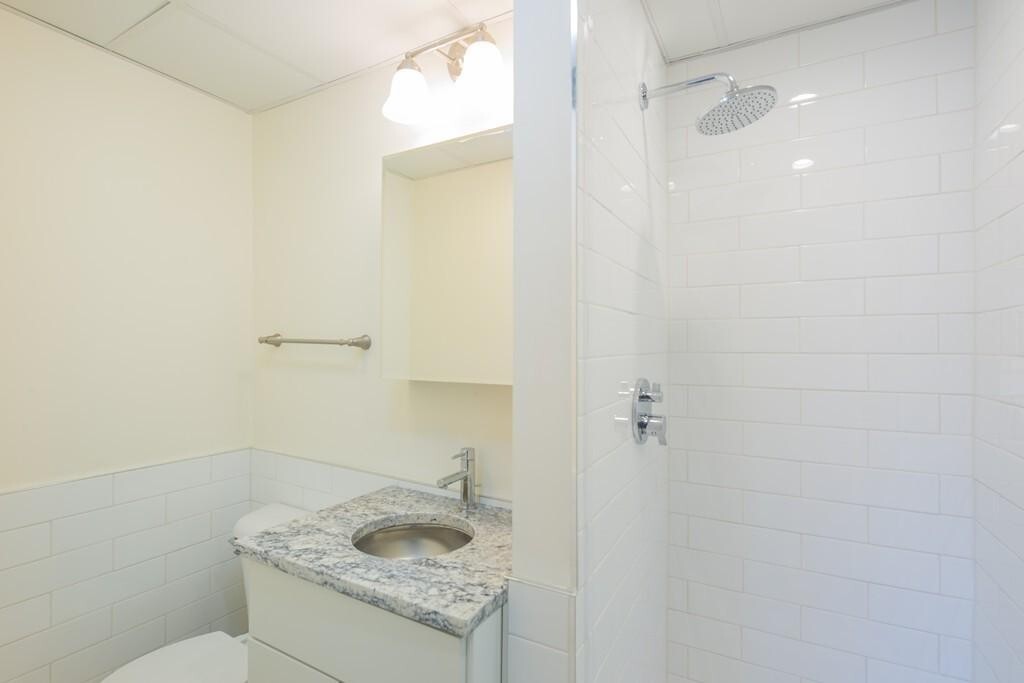 Photo - 360 Newbury St Unidad 11