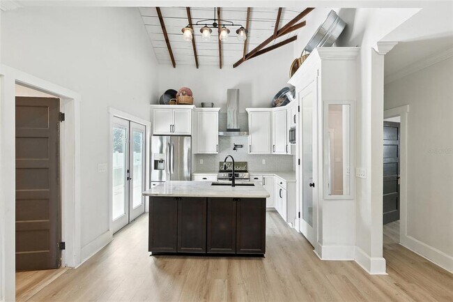 Photo - 3634 Burlington Ave N