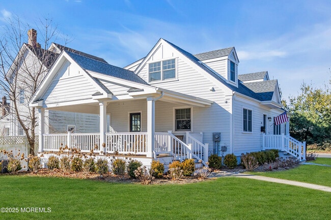 Photo - 611 St Clair Ave