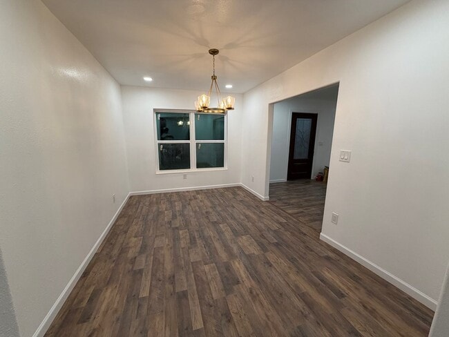 Photo - 715 N Kelly Ave