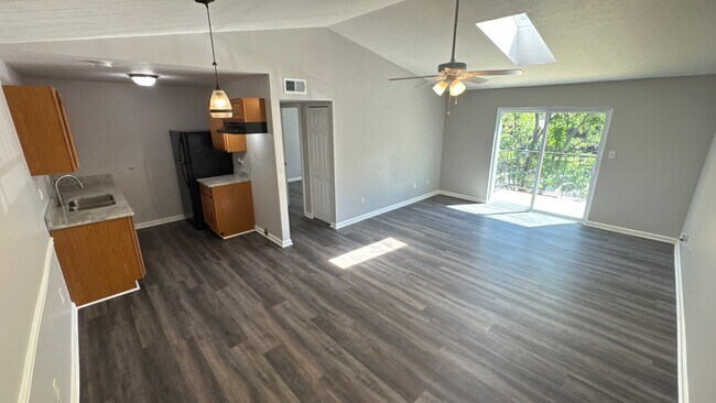 Photo - 6512 Six Mile Ln