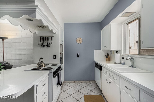 Photo - 6824 E 2nd St Unit 113