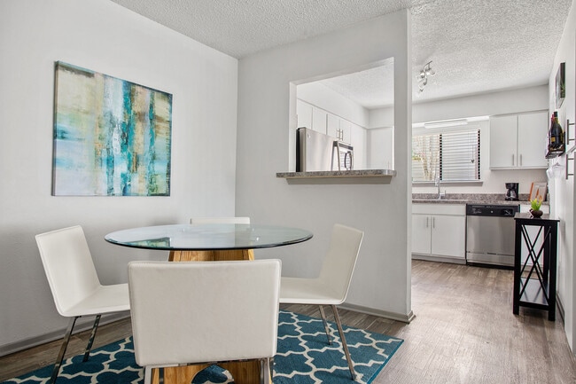 C242450_AdairoffAddison_Vacant1b1b_DiningRoom2_01 - Adair off Addison