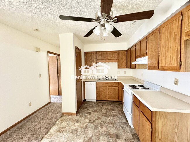 Photo - 1115 W 1st St