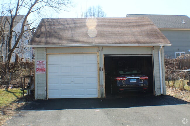 Building Photo - 49 Brownell Ave Rental