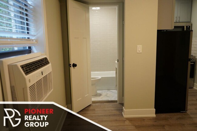 Photo - 505 W Belmont Ave Unit 6F