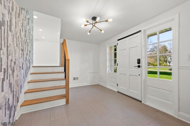 Photo - 27 Meadowview Rd