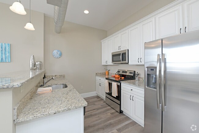 2 BR, 2 BA Penthouse
