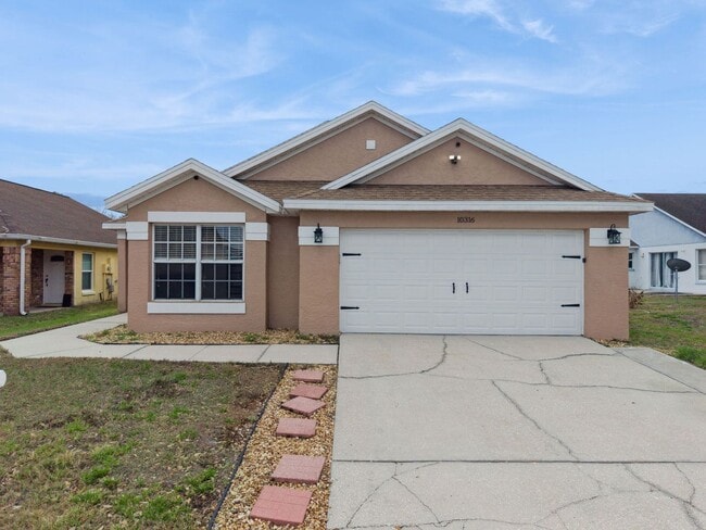 Building Photo - Fully renovated and updated 3/2/2 home with HUGE fenced yard in East Orlando