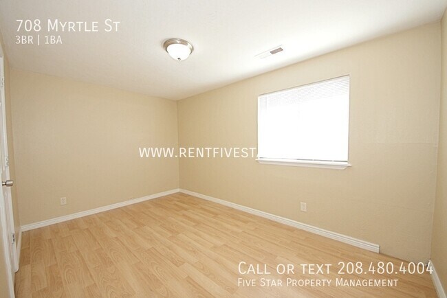 Photo - 708 Myrtle St