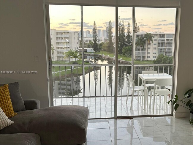 Photo - 2851 Leonard Dr Unit J503