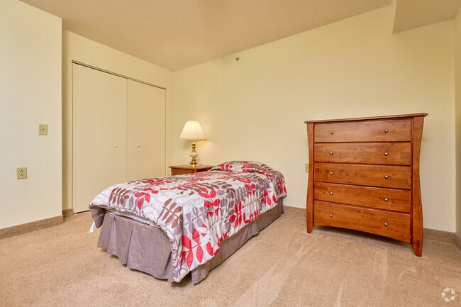 Studio - 475SF - Bedroom - Parkwood Heights- Senior Living