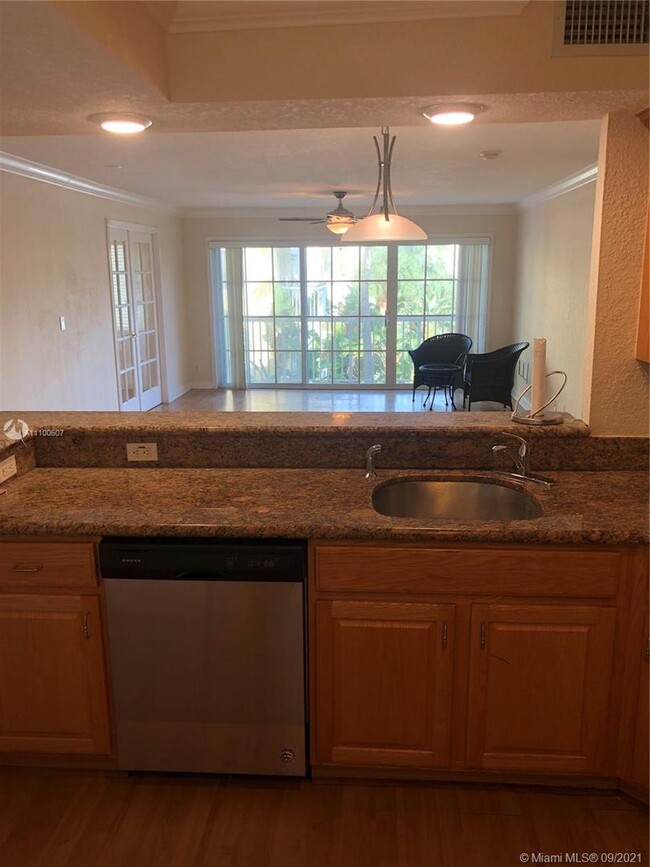 Photo - Three Bedroom unit in Victoria Park - Pine... Condo