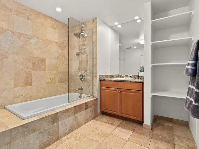 Photo - 975 Lincoln St Unidad 14F-N