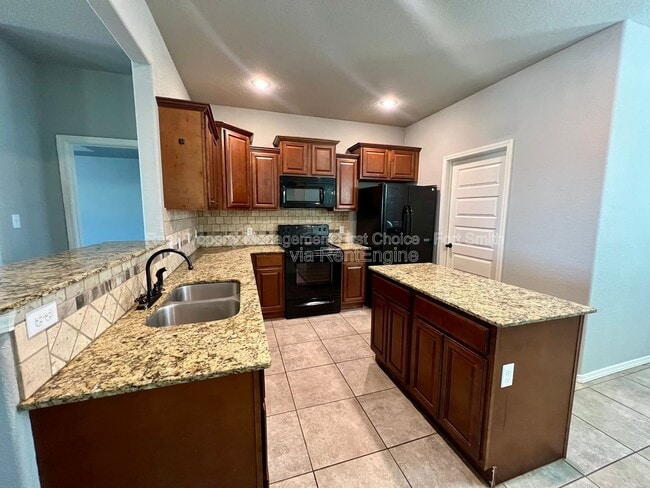 Photo - 423 Ridge Point Dr