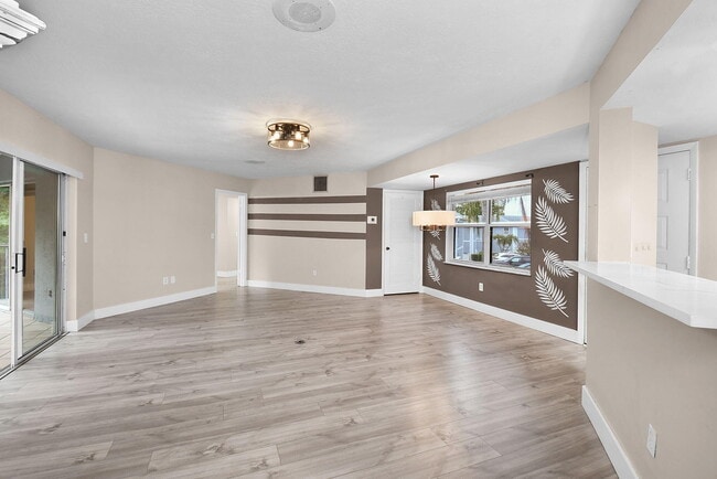 Building Photo - 3266 SE Aster Ln Unit H 246