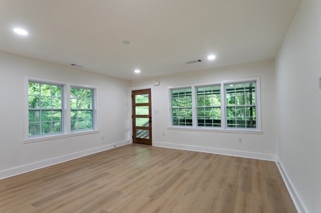 Photo - 167 Rockmart Dr SW