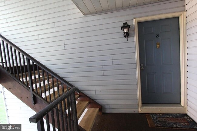 Photo - 8 Joyner Ct