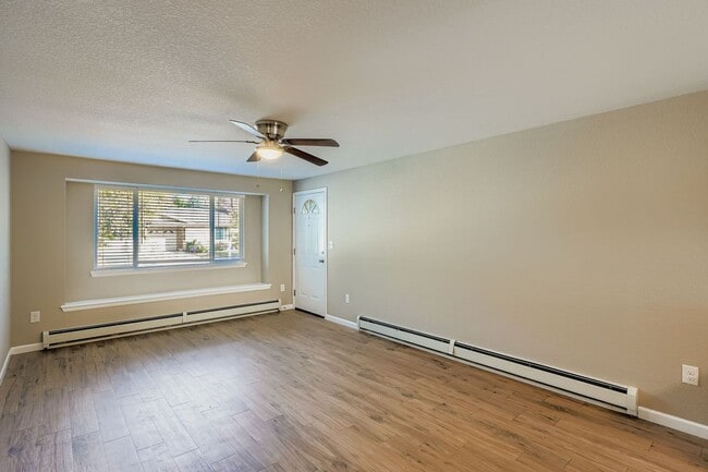 Photo - 4 Bed 2.5 Bath Duplex with Private Fenced ...