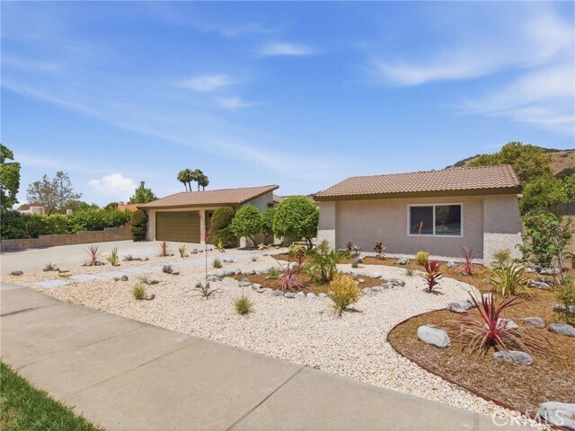 Photo - 225 Armstrong Dr