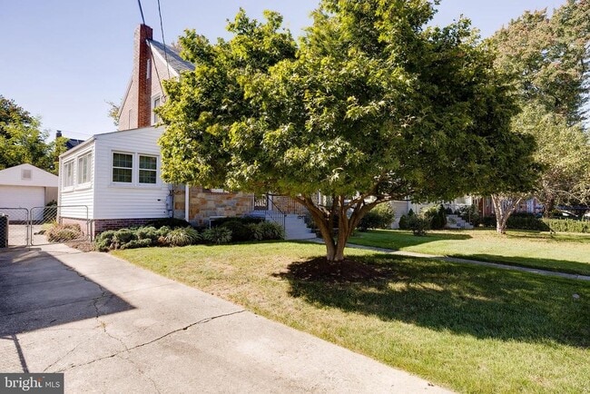 Building Photo - 5408 20th Ave