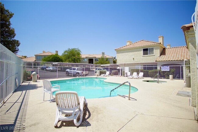 Photo - 733 Anne Ln Unit 66F