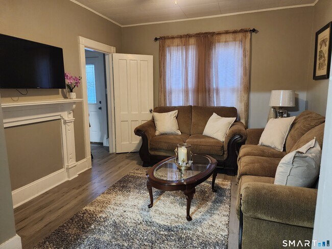 Photo - 158 N Main St