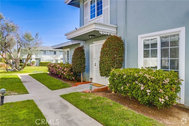 Building Photo - 1845 Anaheim Ave Unit 16C Rental