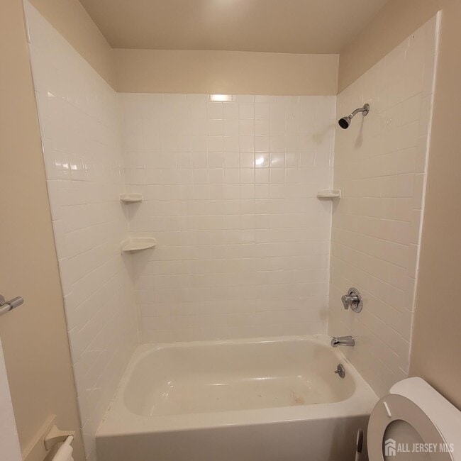 Photo - 195 George St