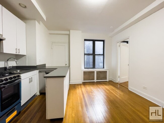 Photo - EAST 46 STREET Unidad 4K