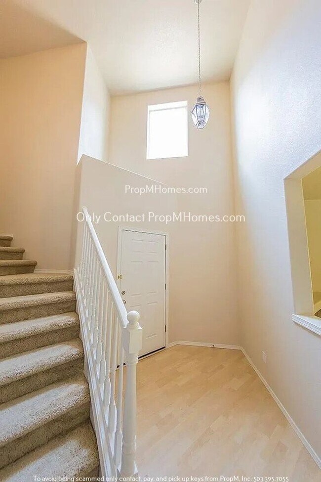 Inviting Home with Modern Touches in Vibra... House Rental in