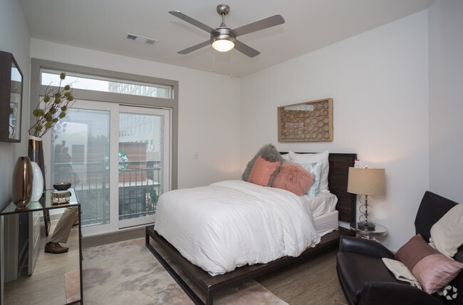 Photo - Veranda at Avalon