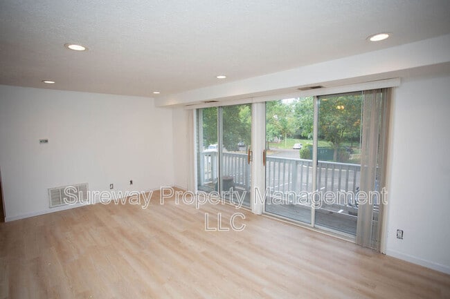 142 Kenwood Dr