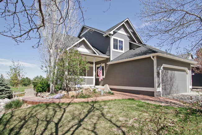 Building Photo - Beautiful 4BD/3.5BA Indian Peaks Home on Golf Course with Views!