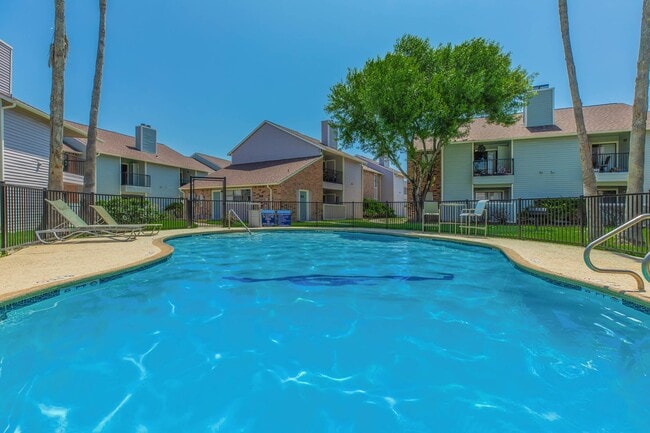 Water's Edge Apartments