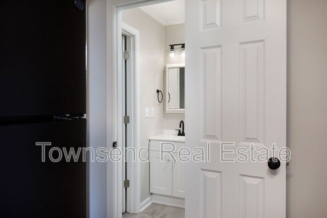 Photo - 5866-C Century Oaks Drive