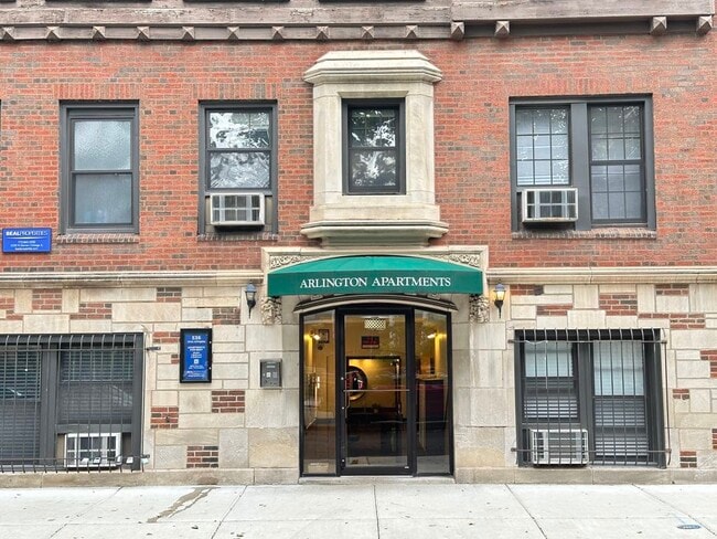 Photo - 512 W Arlington Pl Unit J08W