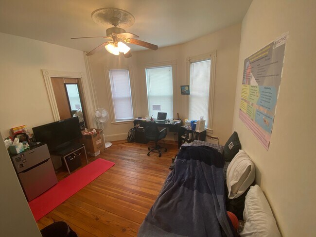 Photo - 94 Hillside St